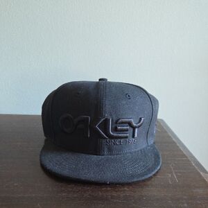Oakley Dark Gray Men's Snapback